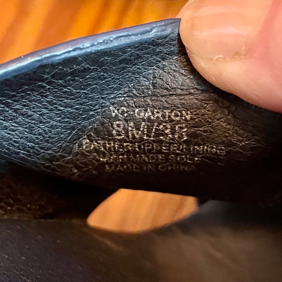 Vince Camuto Platform wedges. - Picture 5 of 9